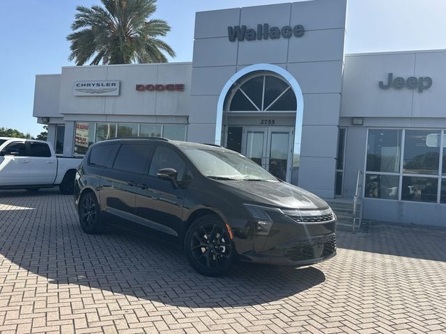 2027 Chrysler Pacifica Limited