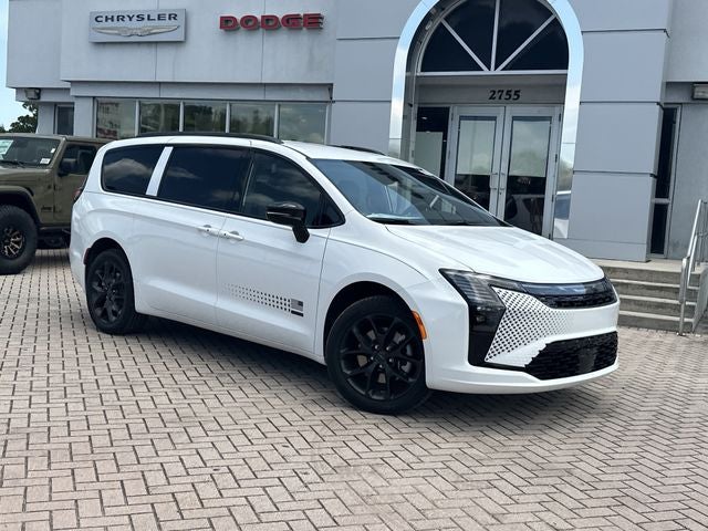 2027 Chrysler Pacifica Select