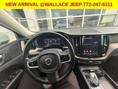 2022 Volvo XC60 B5 Inscription