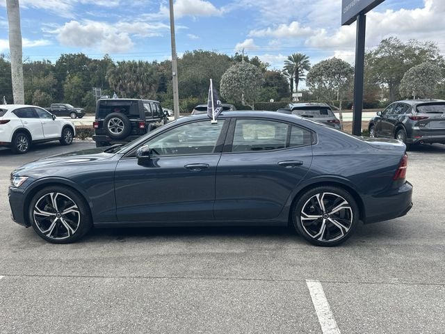 2024 Volvo S60 B5 Core Dark Theme