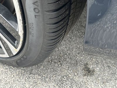 2024 Volvo S60 B5 Core Dark Theme