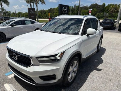 2020 Volvo XC40 Momentum
