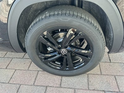 2026 Volkswagen Atlas Cross Sport 2.0T SEL R-Line Black