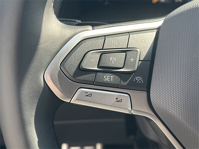 2026 Volkswagen Atlas Cross Sport 2.0T SEL R-Line Black