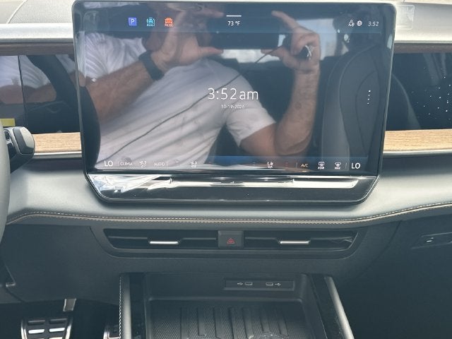 2027 Volkswagen Atlas SEL R - LINE