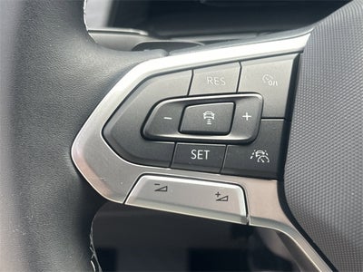 2026 Volkswagen Atlas Cross Sport 2.0T SE w/Technology