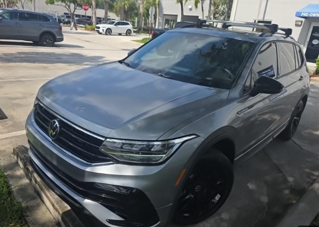 2023 Volkswagen Tiguan 2.0T SE R-Line Black