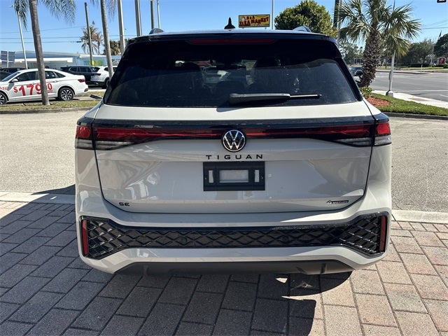 2026 Volkswagen Tiguan 2.0T SE R-Line Black