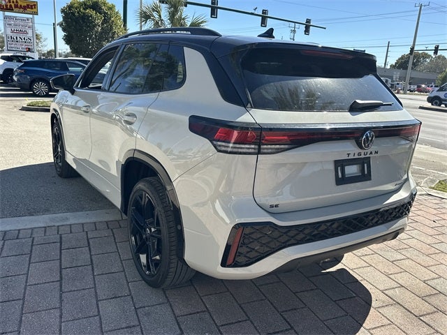 2026 Volkswagen Tiguan 2.0T SE R-Line Black