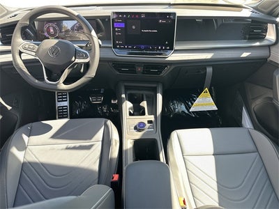 2026 Volkswagen Tiguan 2.0T SE R-Line Black