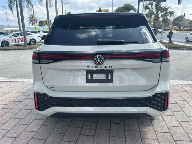 2026 Volkswagen Tiguan 2.0T SE R-Line Black