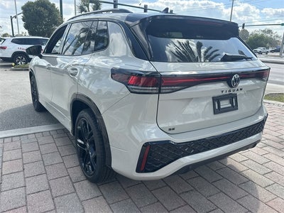 2026 Volkswagen Tiguan 2.0T SE R-Line Black