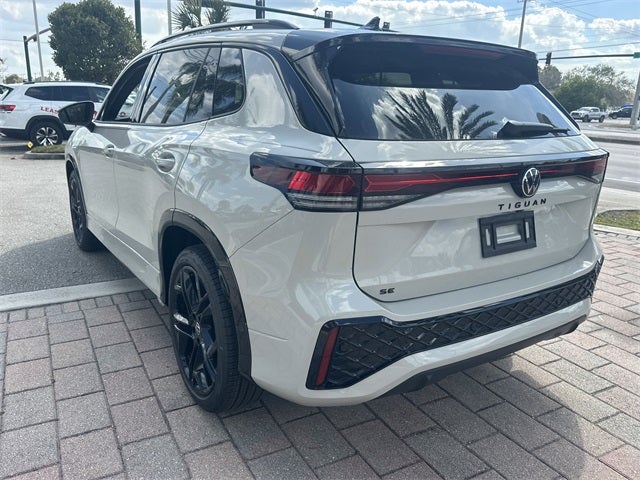 2026 Volkswagen Tiguan 2.0T SE R-Line Black