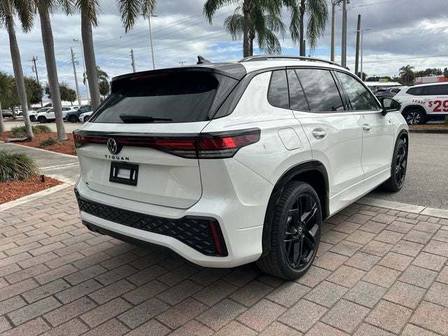 2026 Volkswagen Tiguan 2.0T SE R-Line Black