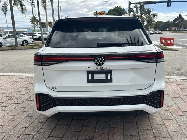 2026 Volkswagen Tiguan 2.0T SE R-Line Black