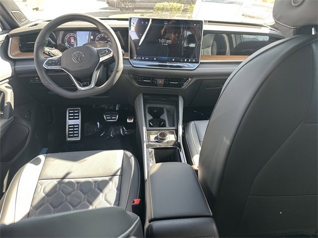 2026 Volkswagen Tiguan 2.0T SEL R-Line Turbo