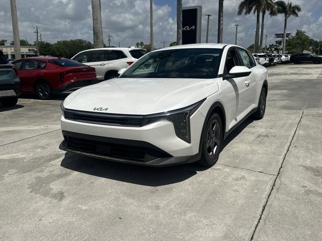 2026 Kia K4 LXS