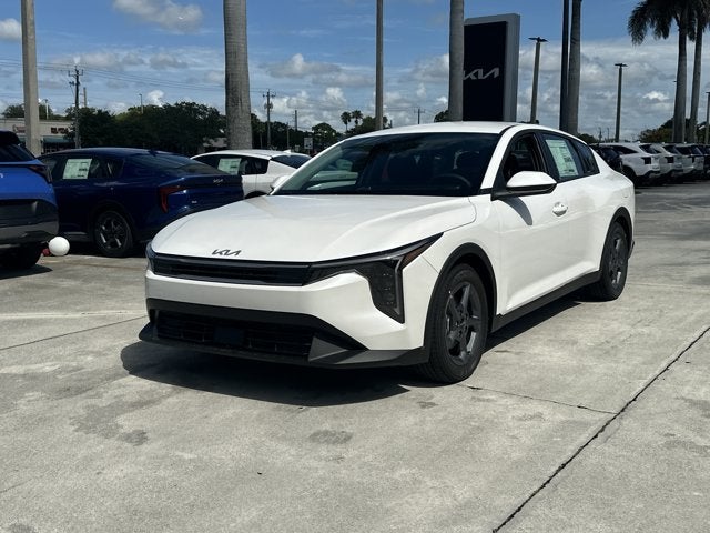 2026 Kia K4 LXS