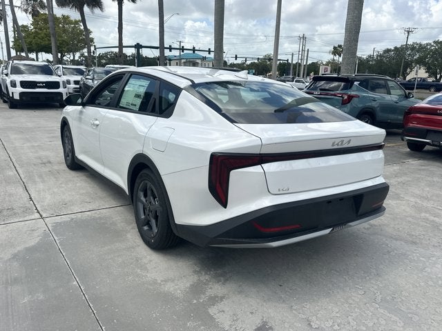 2026 Kia K4 LXS