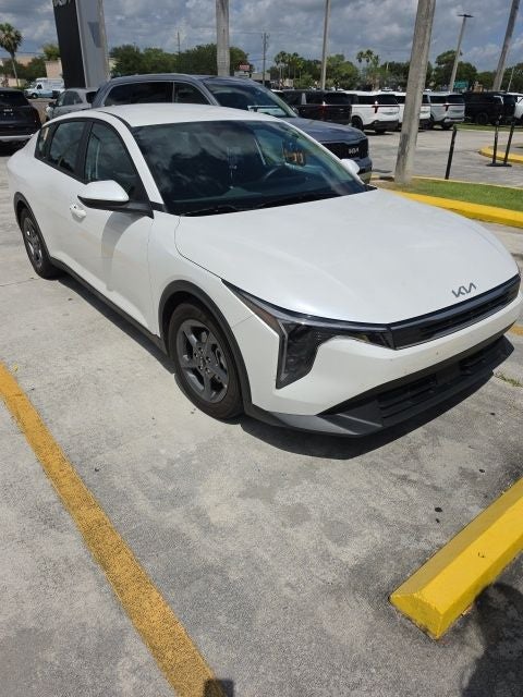 2025 Kia K4 LXS