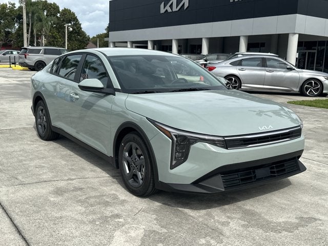 2025 Kia K4 LXS