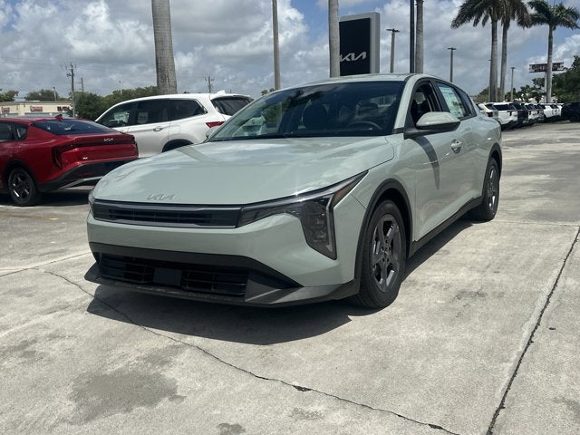 2026 Kia K4 LXS