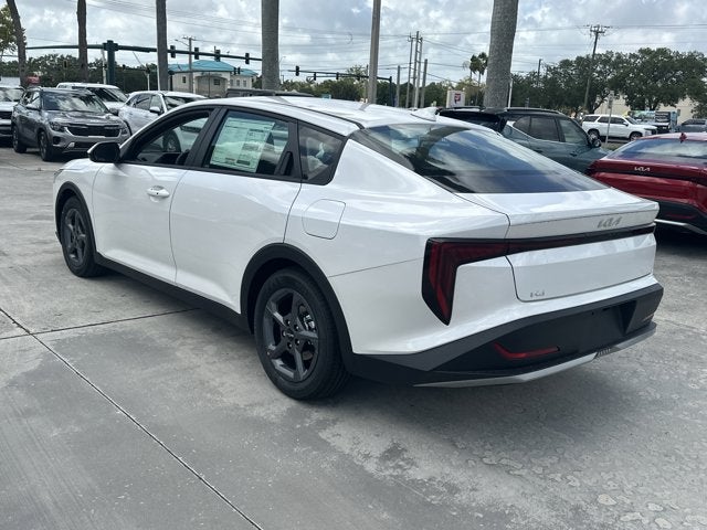 2026 Kia K4 LXS