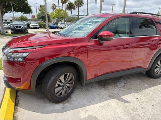 2025 Nissan Pathfinder SV
