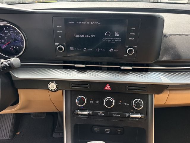 2024 Kia Carnival LX