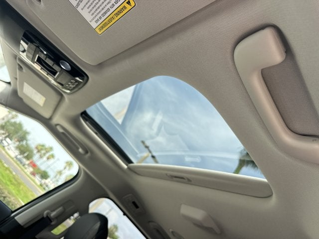 2027 Kia Carnival SX
