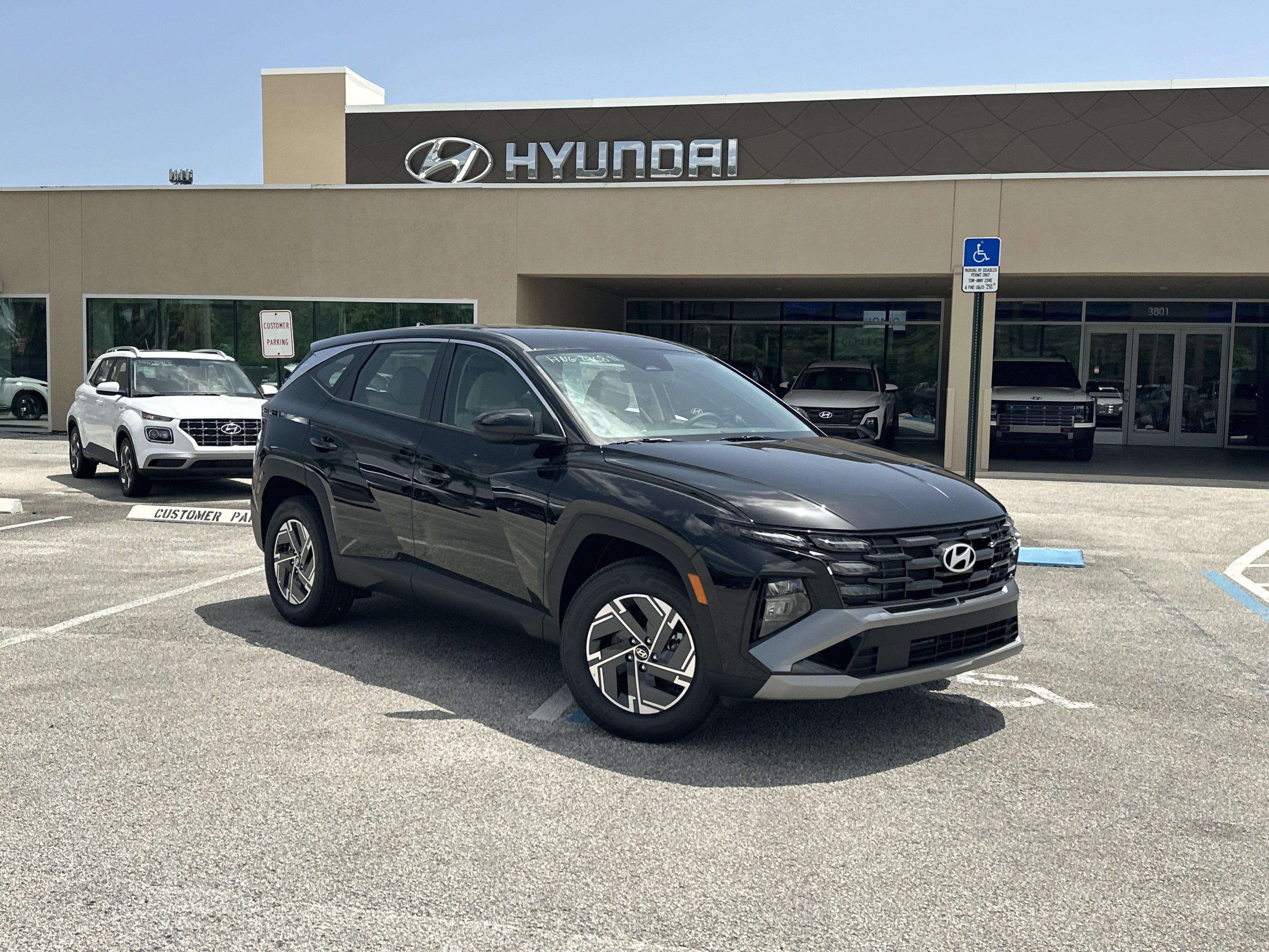 2026 Hyundai Tucson Hybrid Blue SE