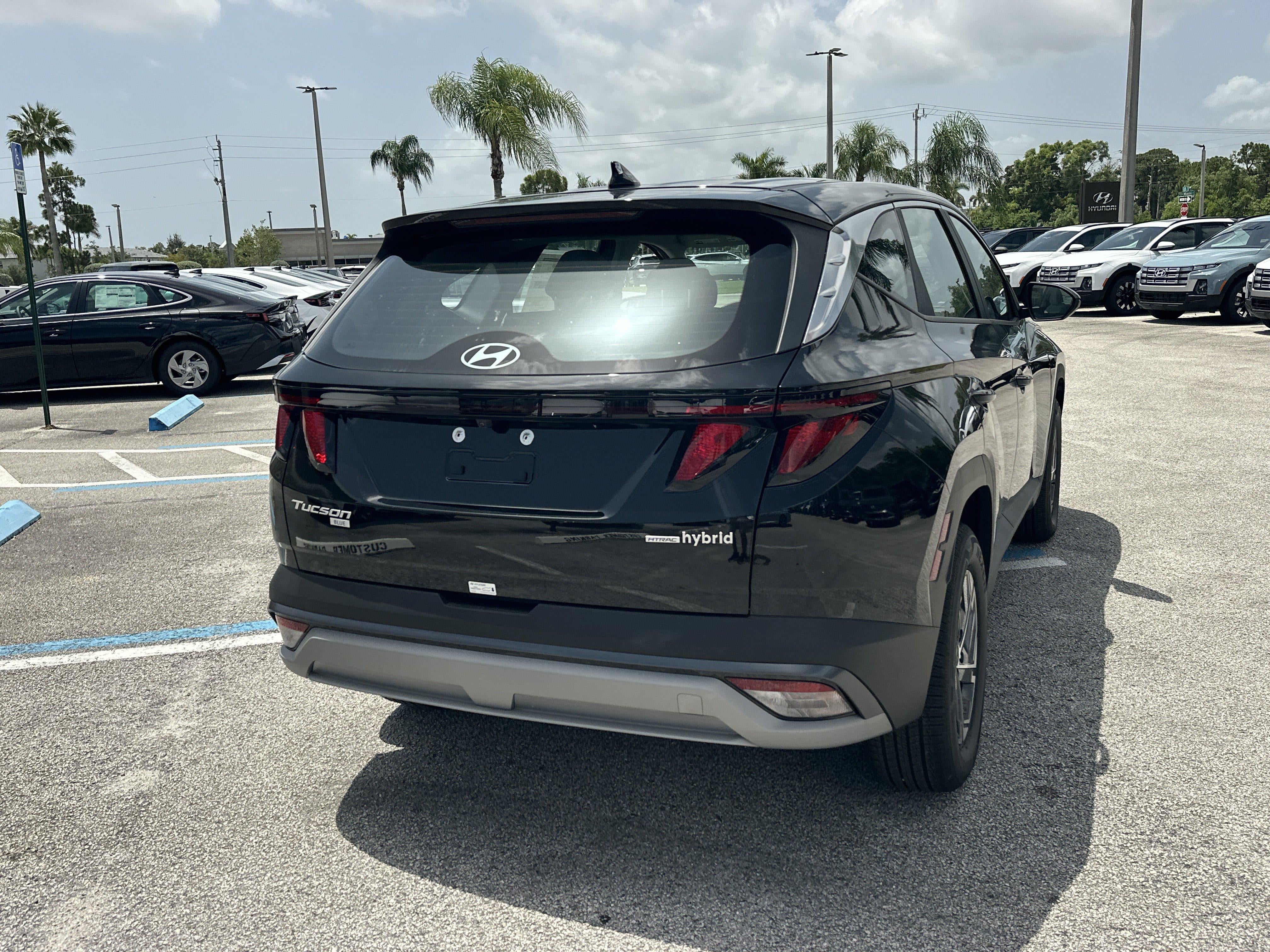 2026 Hyundai Tucson Hybrid Blue SE