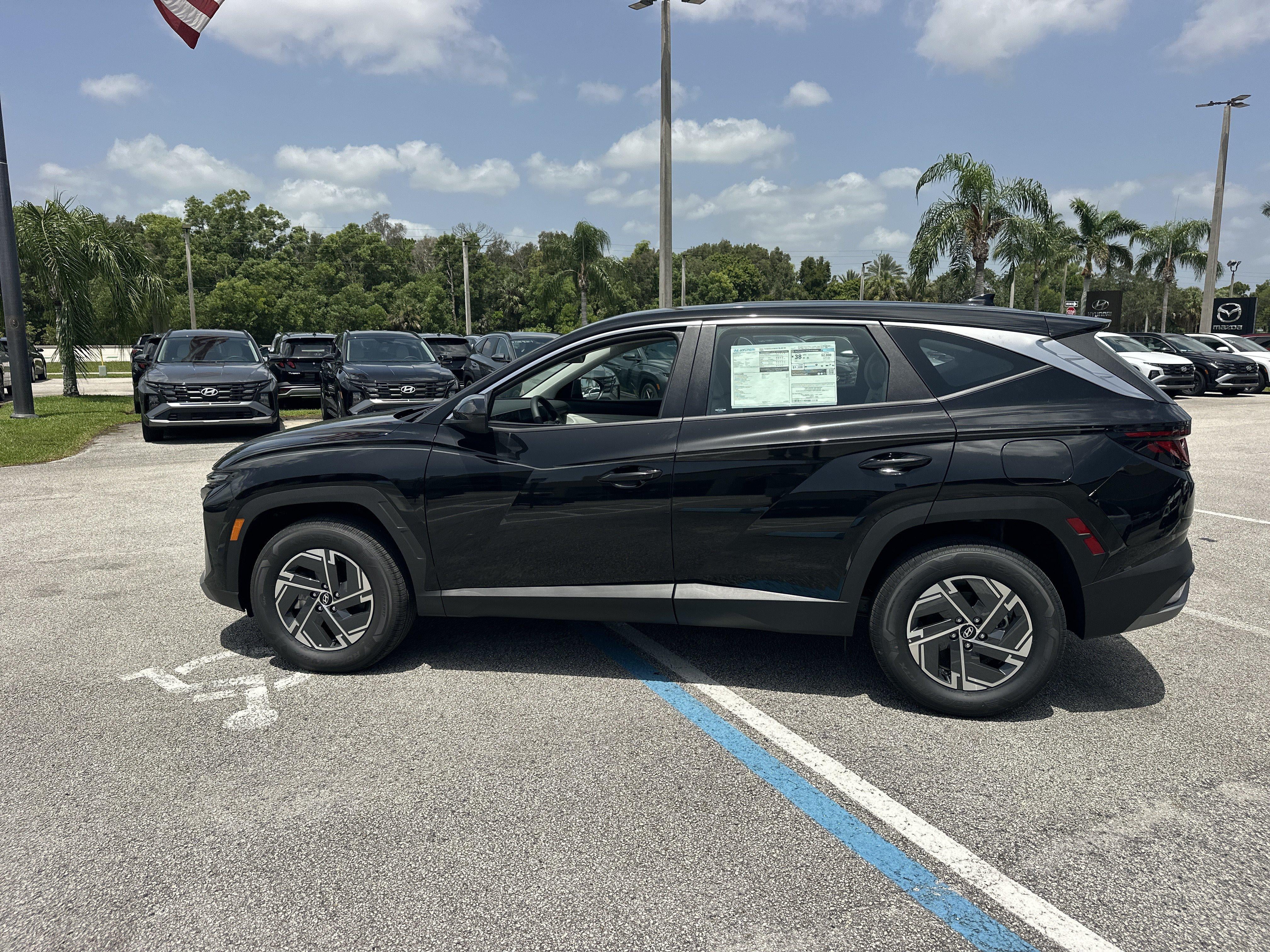 2026 Hyundai Tucson Hybrid Blue SE