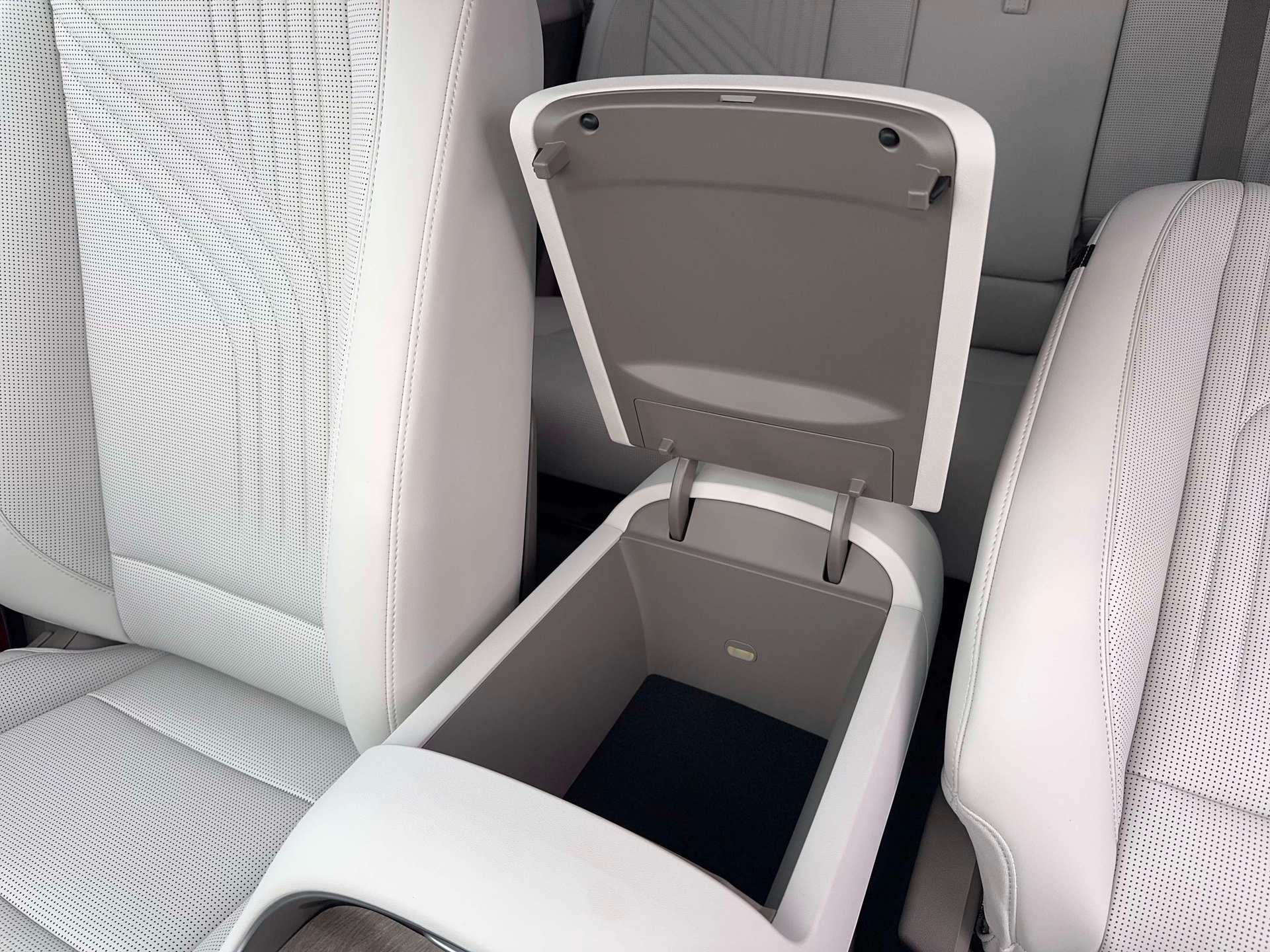 2027 Hyundai Palisade Hybrid SEL 8P