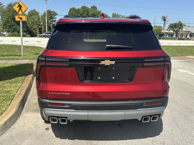 2026 Chevrolet Traverse FWD LT