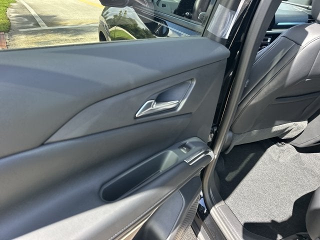 2027 Chevrolet Traverse FWD LT