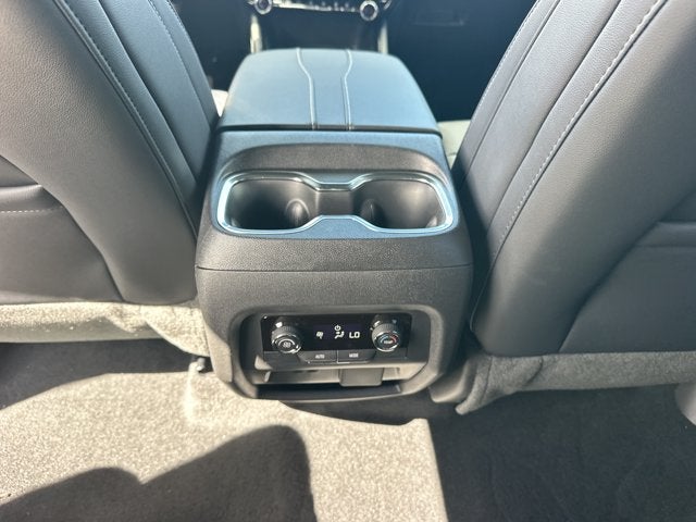 2027 Chevrolet Traverse FWD LT