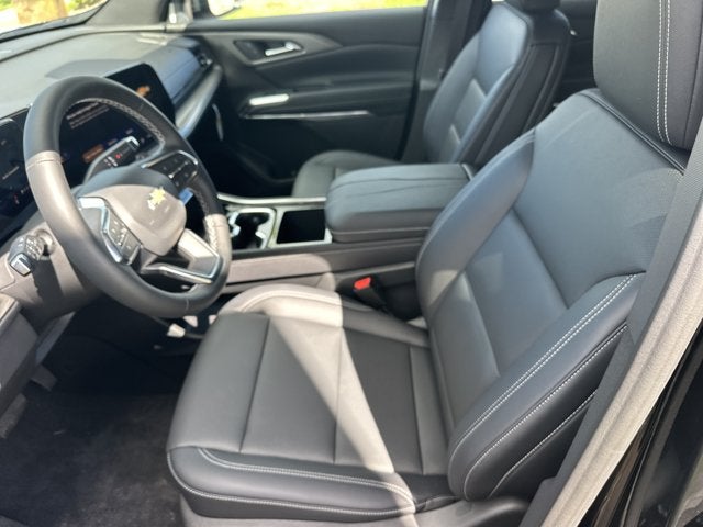2027 Chevrolet Traverse FWD LT