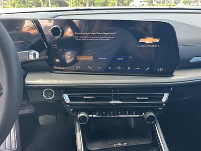 2027 Chevrolet Traverse FWD LT