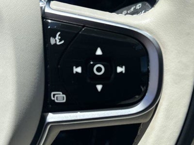 2023 Volvo XC60 Plus Bright Theme