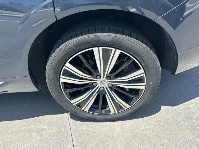 2023 Volvo XC60 Plus Bright Theme