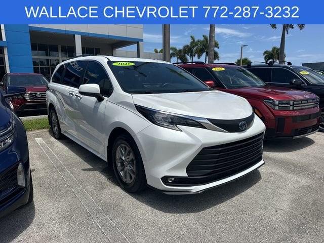 2025 Toyota Sienna XLE
