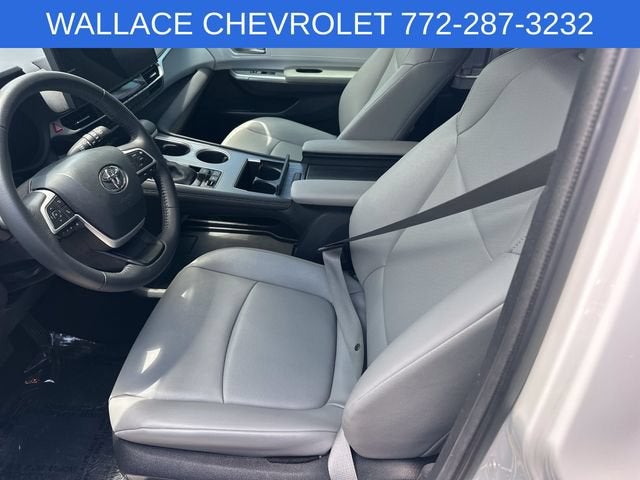 2025 Toyota Sienna XLE
